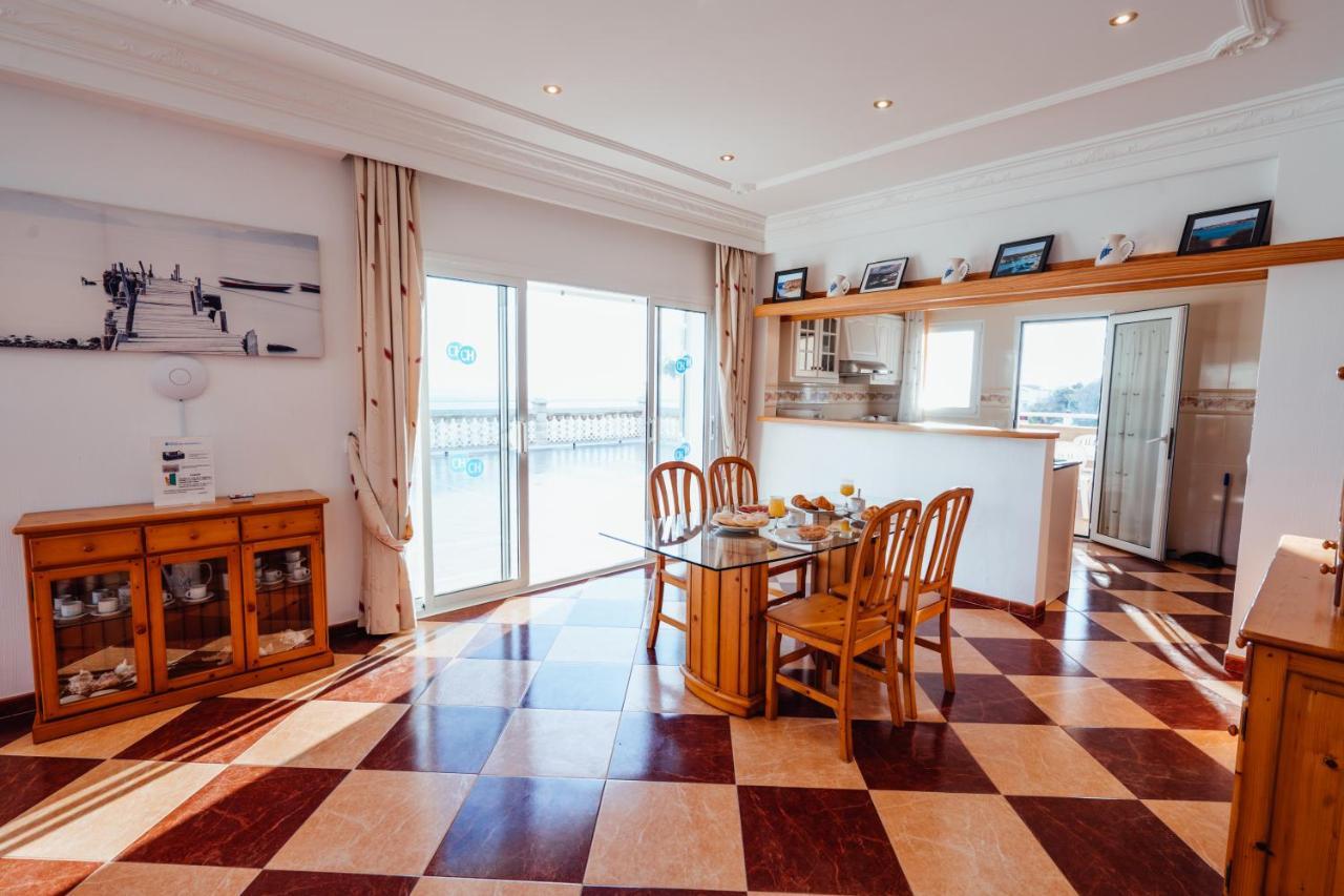 Apartamentos Punta Prima Beach Екстер'єр фото