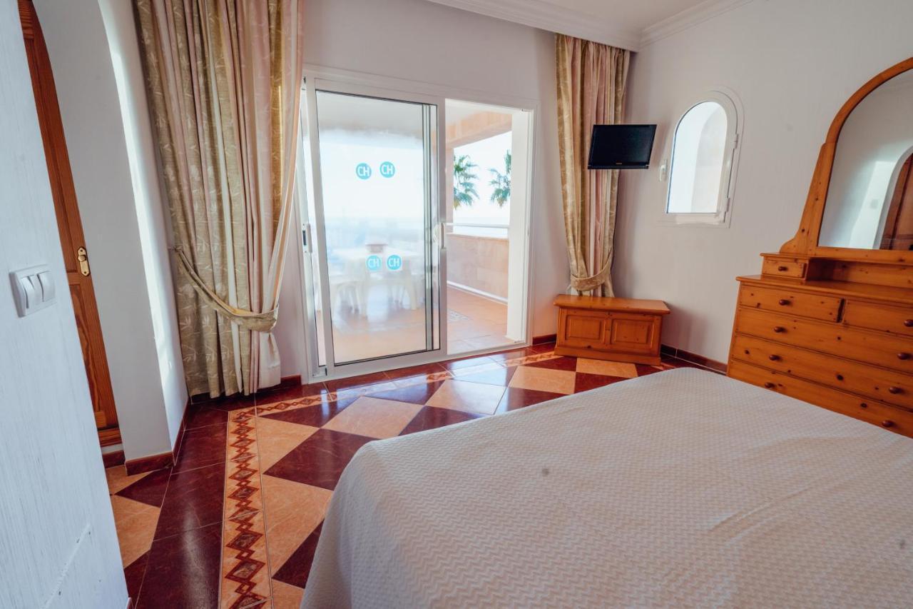 Apartamentos Punta Prima Beach Екстер'єр фото