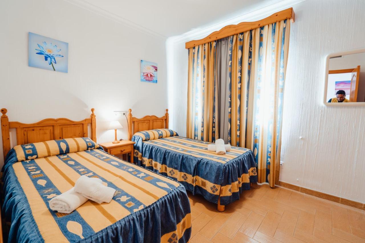 Apartamentos Punta Prima Beach Екстер'єр фото