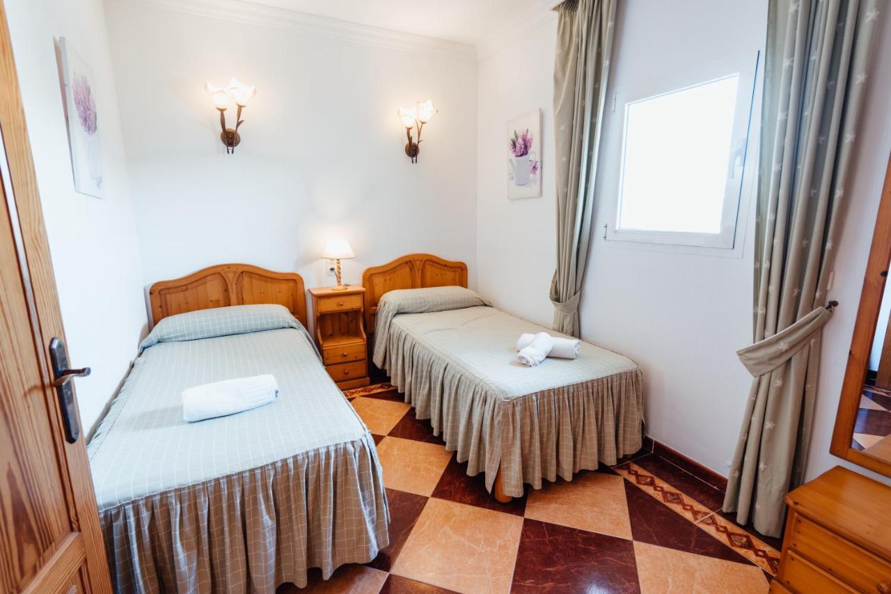 Apartamentos Punta Prima Beach Екстер'єр фото